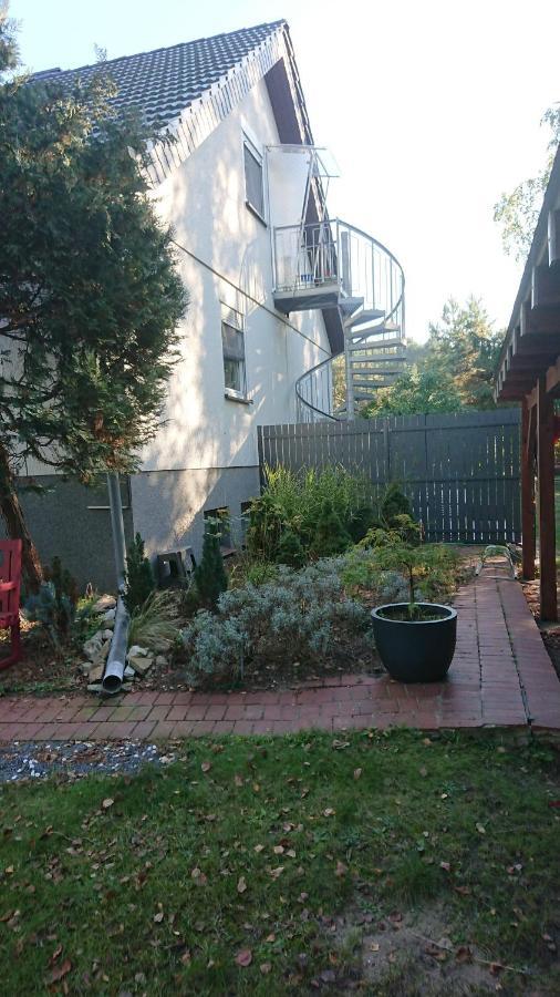 Klimatisiertes Ferienapartment An Der Stadtgrenze Von Berlin Gosen Exterior photo